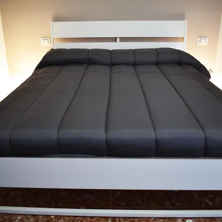 Home Naples דירה
